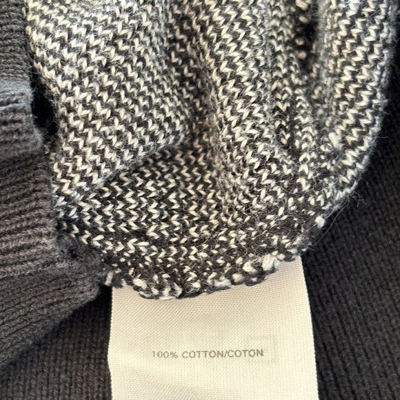 VTG Descente Golf  100% Cotton Gray & Black Sweater Vest
Kurt Cobain Mr Rodgers - Picture 10 of 10